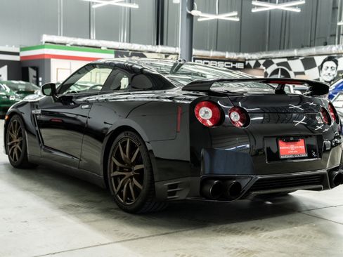 Used 2013 Nissan GT-R Premium image 7