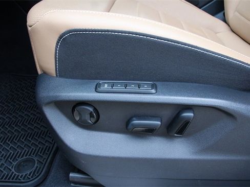 Certified 2025 Volkswagen Atlas Cross Sport SEL R-Line image 16