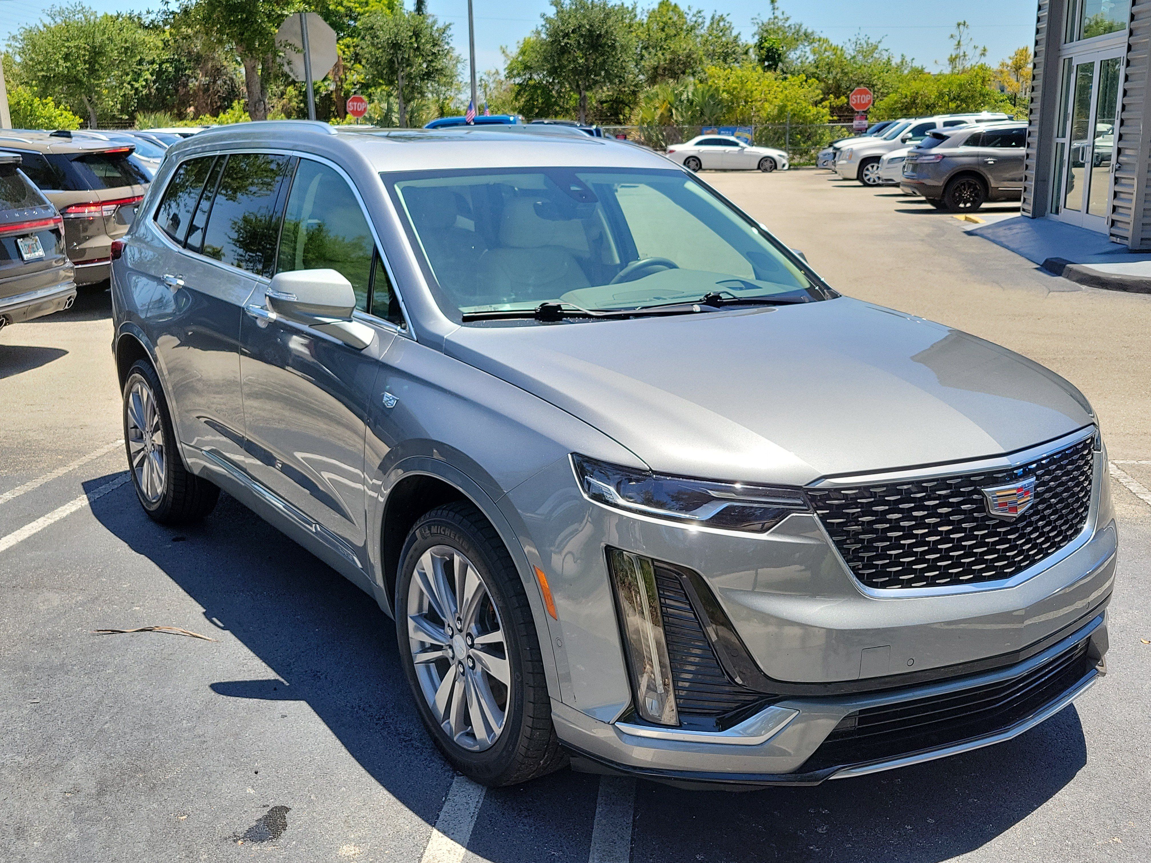 Used 2023 Cadillac XT6 Premium Luxury w/ Technology Package AWD/4WD image 31