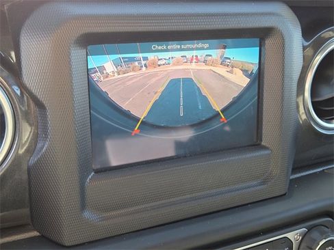 Used 2021 Jeep Wrangler Unlimited Sahara image 22