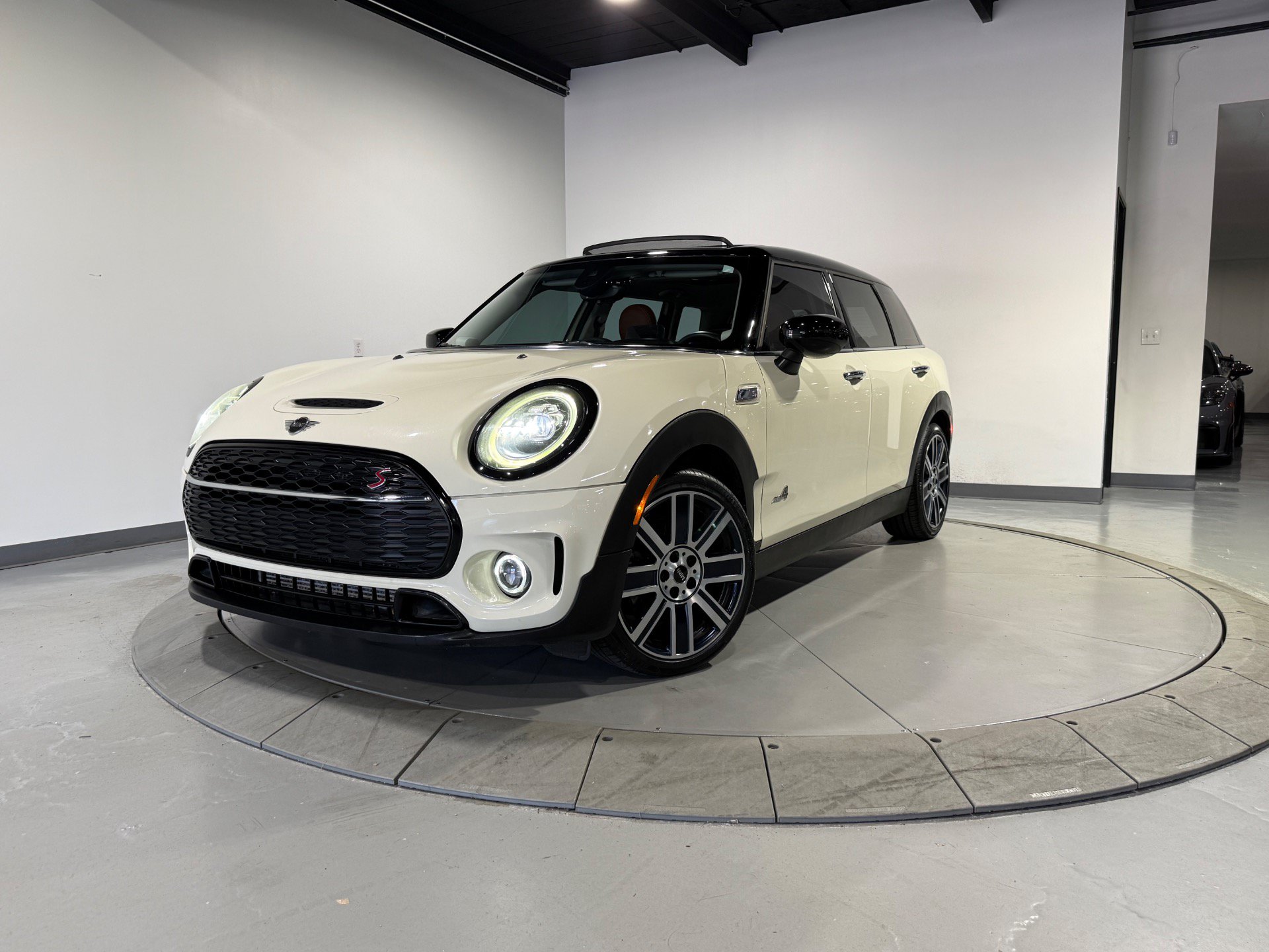 Used 2020 MINI Cooper Clubman S AWD/4WD image 2