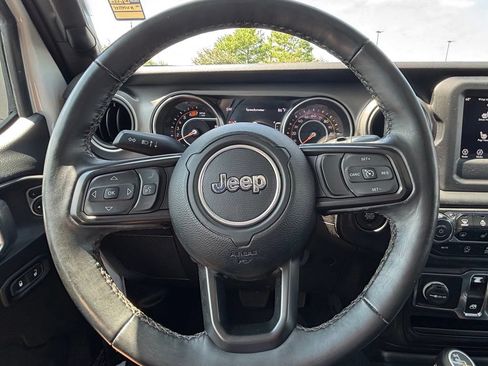 Used 2022 Jeep Wrangler Sport AWD/4WD image 21