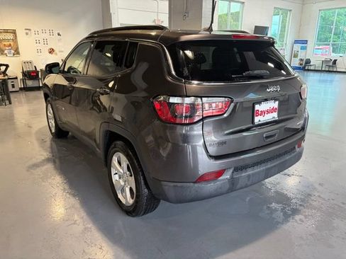 Used 2019 Jeep Compass Latitude FWD image 13