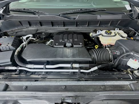 Used 2023 Chevrolet Silverado 1500 LT AWD/4WD image 32