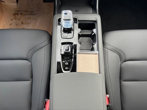 New 2026 Volvo XC90 B6 Plus image 14