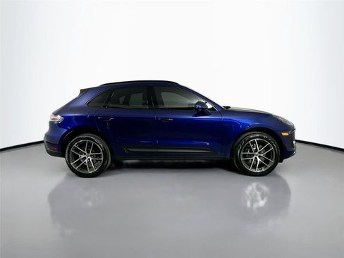 Certified 2026 Porsche Macan AWD/4WD image 8