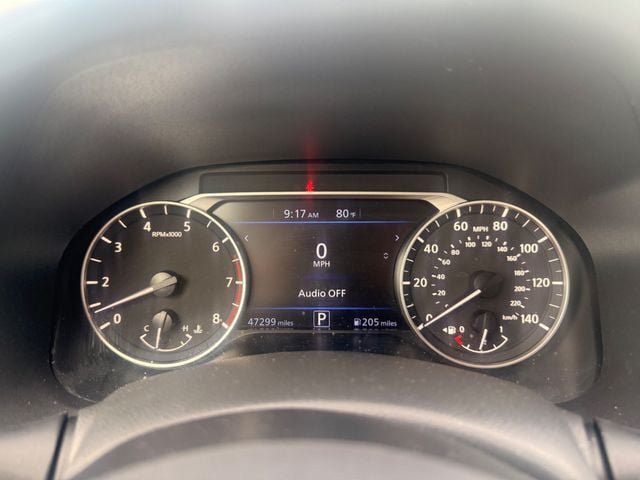 Used 2025 Nissan Altima 2.5 SV FWD image 3