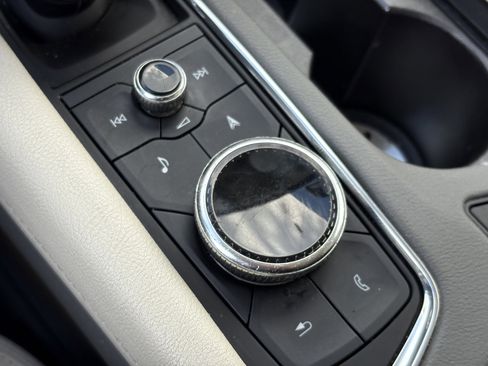 Used 2020 Cadillac XT6 Premium Luxury image 27