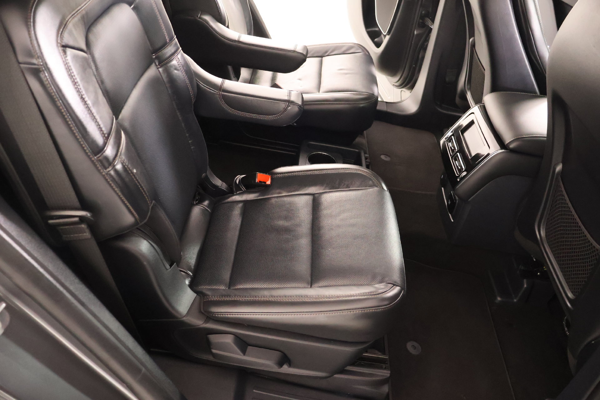 Used 2025 Lincoln Aviator Reserve w/ Jet Appearance Package AWD/4WD image 16