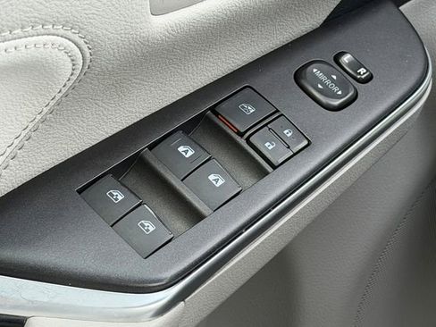 Certified 2016 Toyota Camry XLE w/ Moonroof Package image 32