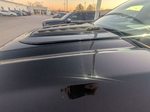 Used 2023 GMC Sierra 1500 AT4 w/ AT4 Premium Package image 17