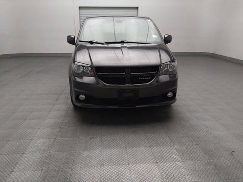 Used 2019 Dodge Grand Caravan SXT w/ Blacktop Package FWD image 14