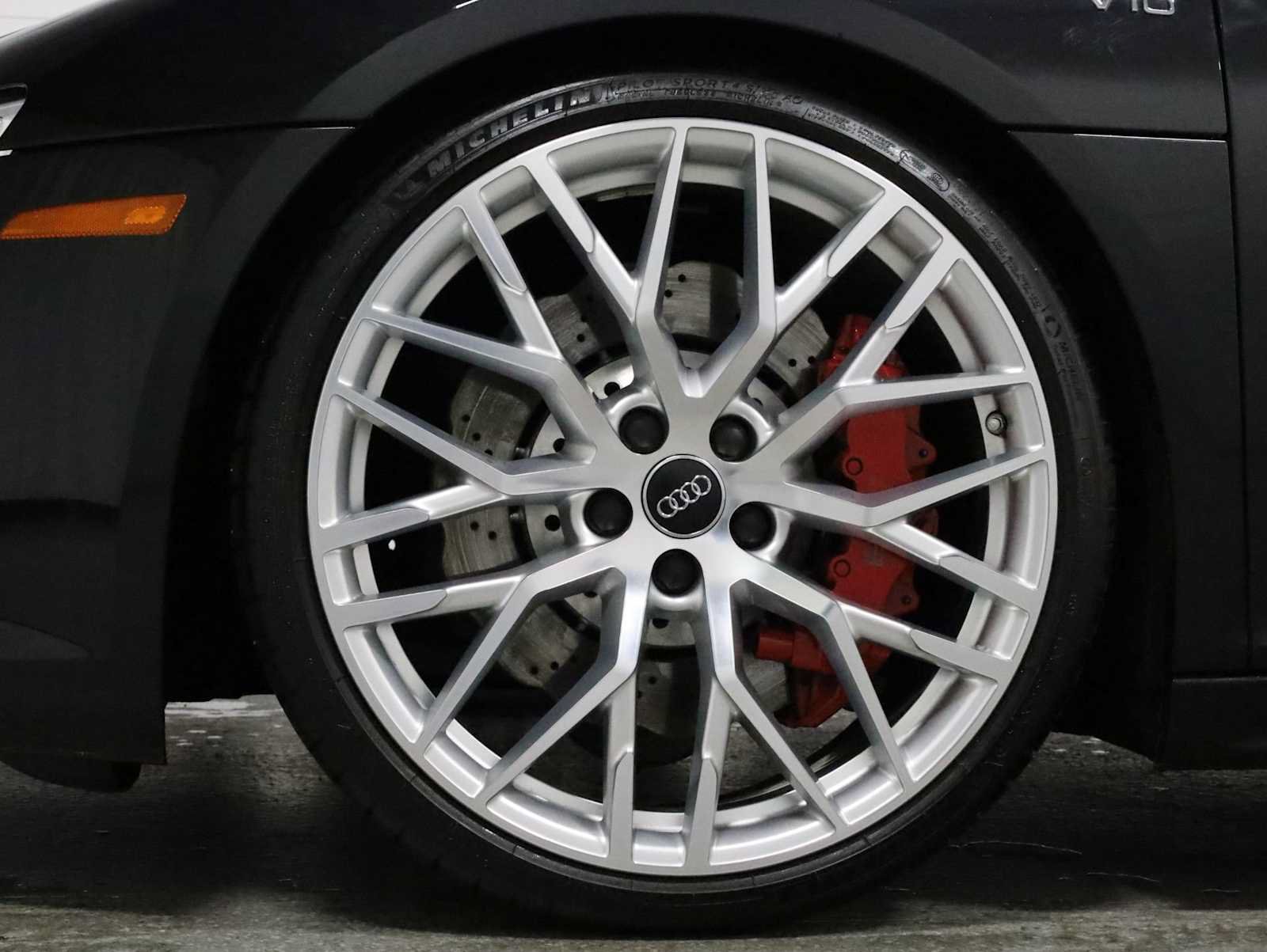 Used 2017 Audi R8 V10 w/ Carbon Exterior Package AWD/4WD image 35