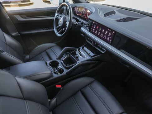 Certified 2024 Porsche Cayenne S image 37