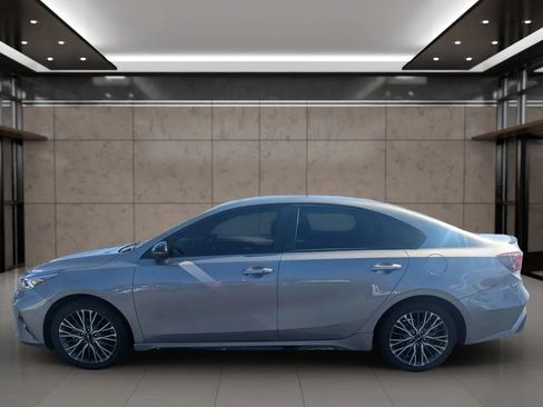 Used 2023 Kia Forte GT-Line FWD image 2