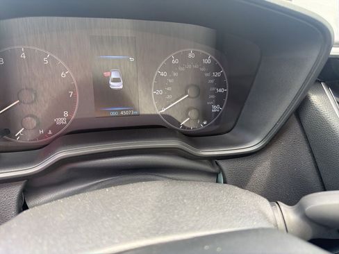 Used 2025 Toyota Corolla LE FWD image 12