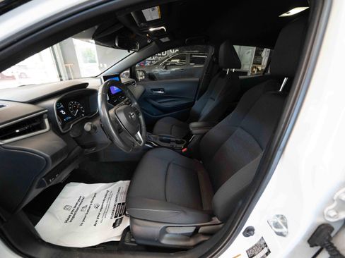 Used 2024 Toyota Corolla SE w/ SE Package image 9