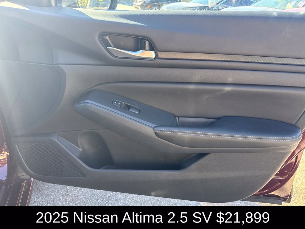 Used 2025 Nissan Altima 2.5 SV FWD image 18