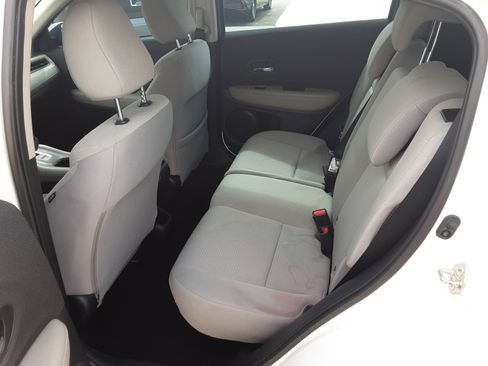 Used 2021 Honda HR-V LX image 11