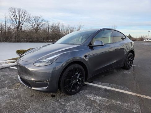 Used 2020 Tesla Model Y Long Range image 13