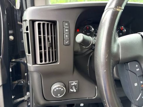 Used 2020 Chevrolet Express 3500 w/ Power Convenience Package RWD image 20