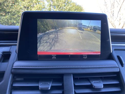 Used 2022 GMC Yukon XL AT4 image 27