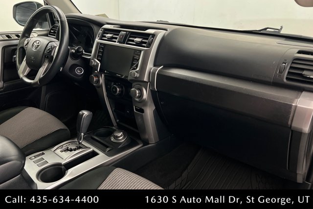 Used 2020 Toyota 4Runner SR5 AWD/4WD image 24