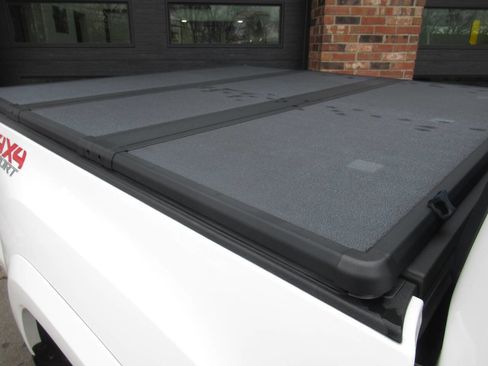 Used 2020 Toyota Tacoma TRD Sport image 9