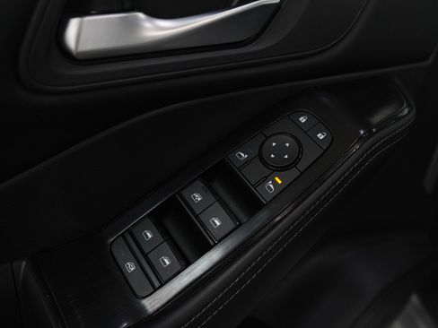 Used 2025 Nissan Rogue SV AWD/4WD image 21