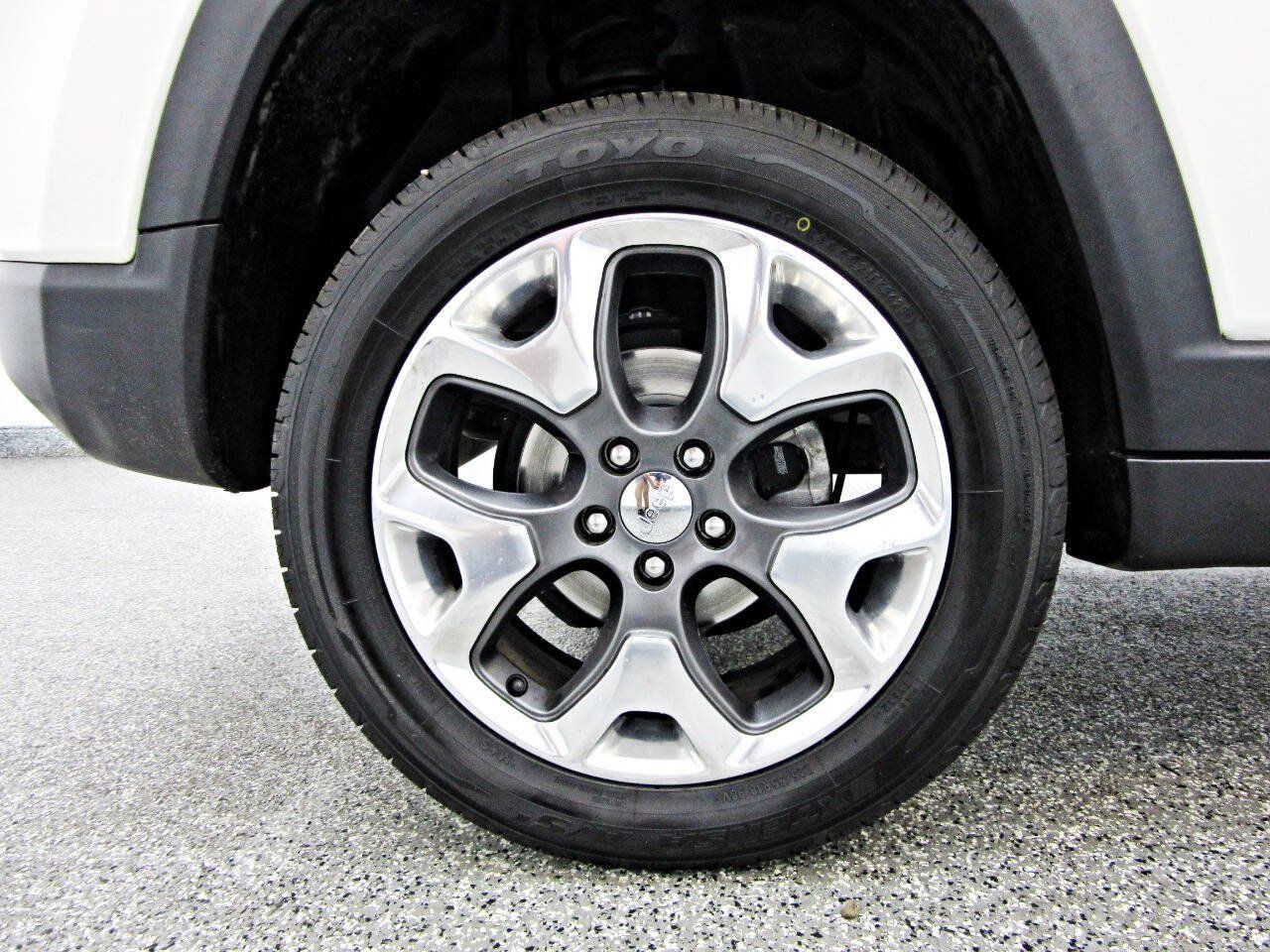 Used 2018 Jeep Compass Limited w/ Navigation Group AWD/4WD image 20