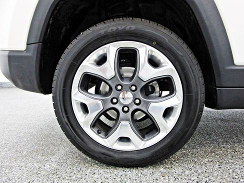 Used 2018 Jeep Compass Limited w/ Navigation Group AWD/4WD image 20