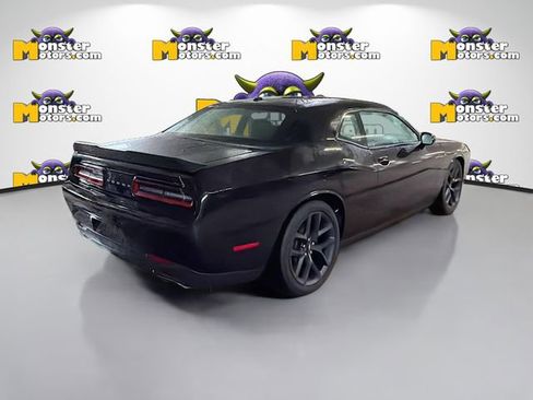 Used 2019 Dodge Challenger R/T w/ Driver Convenience Group image 4