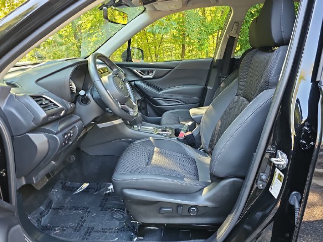 Certified 2023 Subaru Forester Premium AWD/4WD image 9