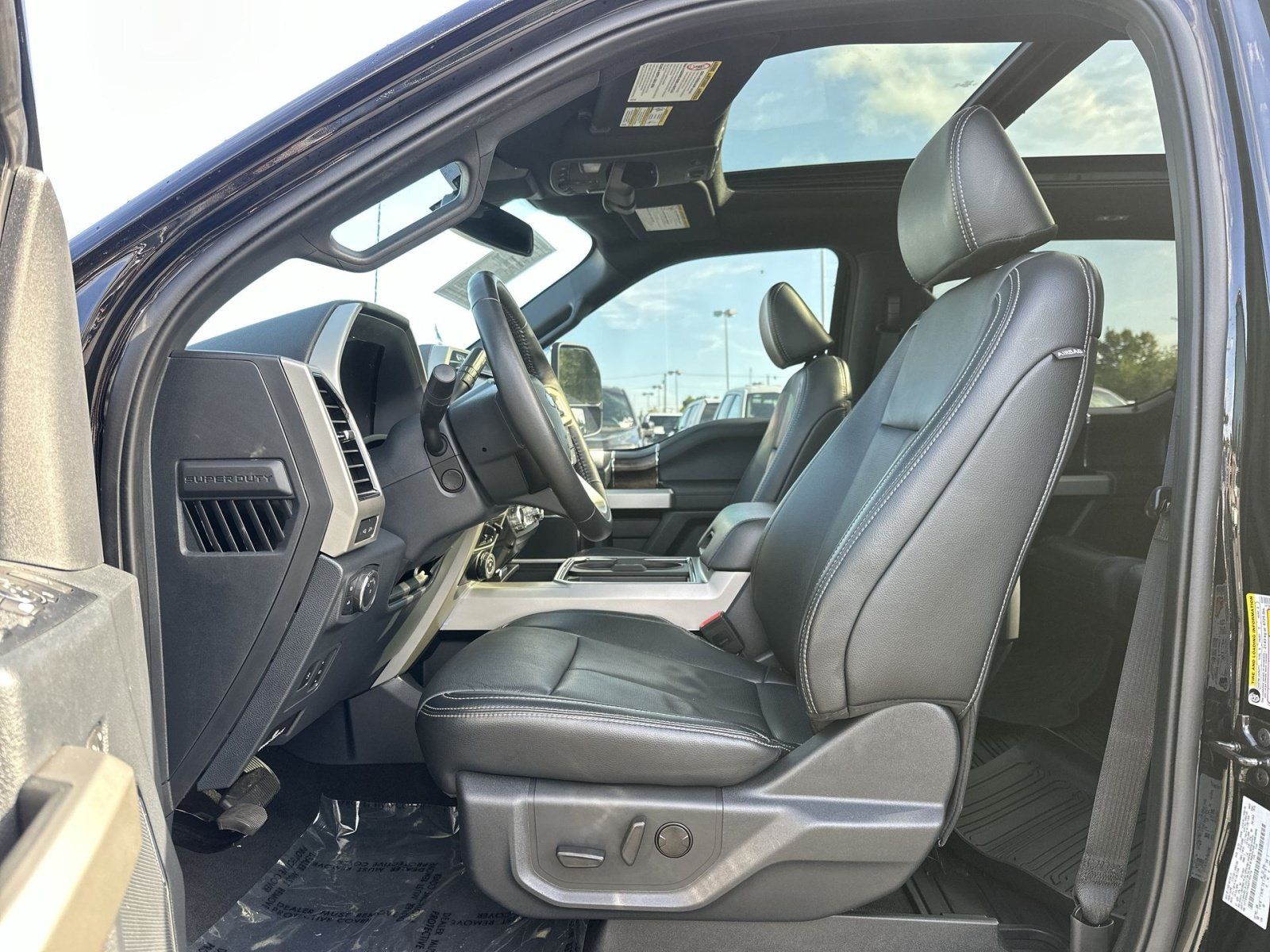 Used 2022 Ford F450 Lariat w/ Lariat Ultimate Package AWD/4WD image 14