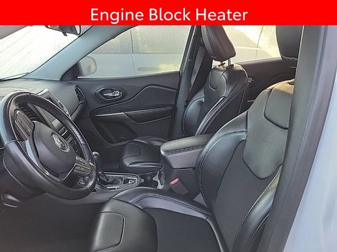 Used 2020 Jeep Cherokee Latitude Plus w/ Cold Weather Group FWD image 6