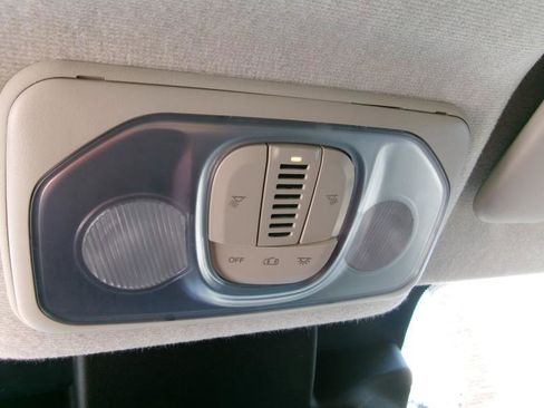 Used 2025 RAM ProMaster 2500 FWD image 13