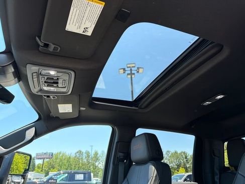 Used 2025 Chevrolet Silverado 3500 High Country w/ High Country Premium Package AWD/4WD image 31