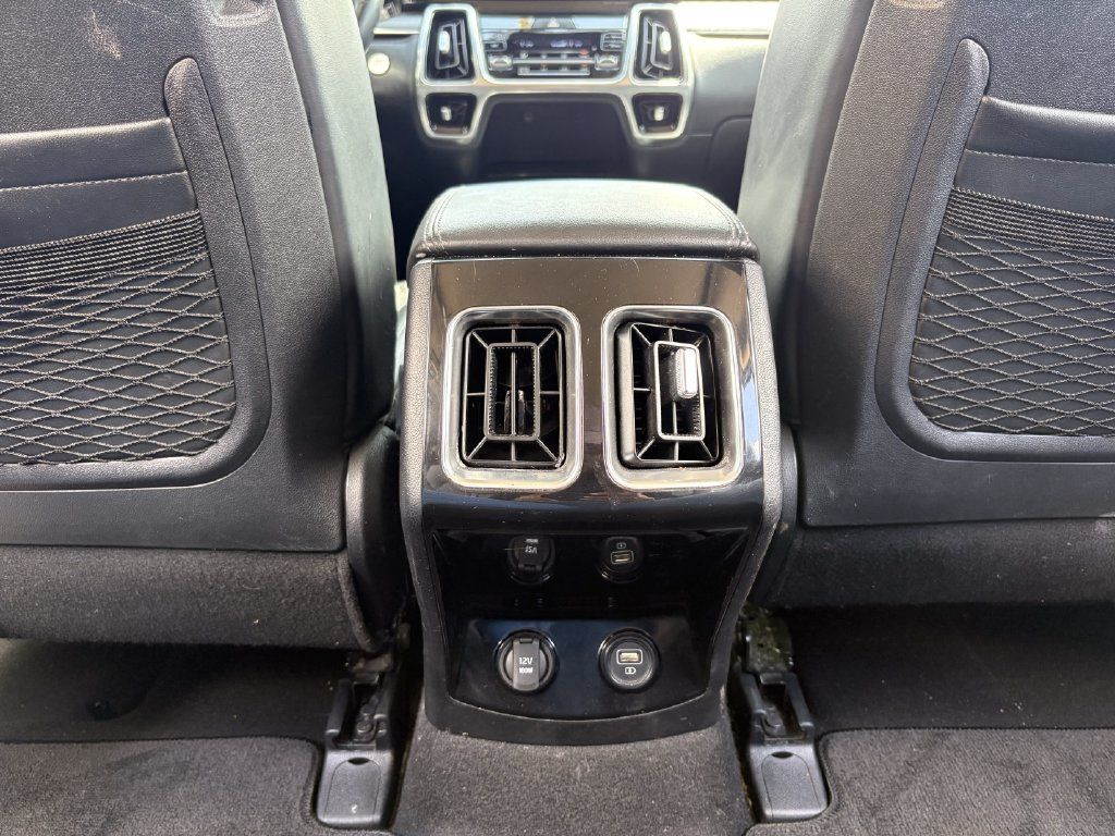 Used 2022 Kia Sorento SX w/ Panoramic Sunroof Package AWD/4WD image 26