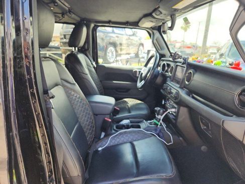 Used 2021 Jeep Gladiator Overland image 6