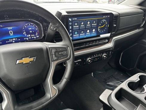 Used 2024 Chevrolet Silverado 3500 LT w/ Convenience Package image 18