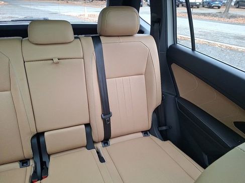 Certified 2024 Volkswagen Tiguan SE image 20