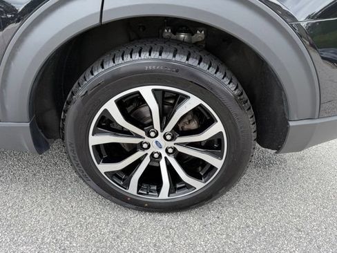 Certified 2025 Ford Explorer ST-Line AWD/4WD image 9