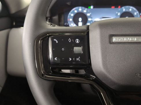 Used 2025 Land Rover Range Rover Evoque S image 15