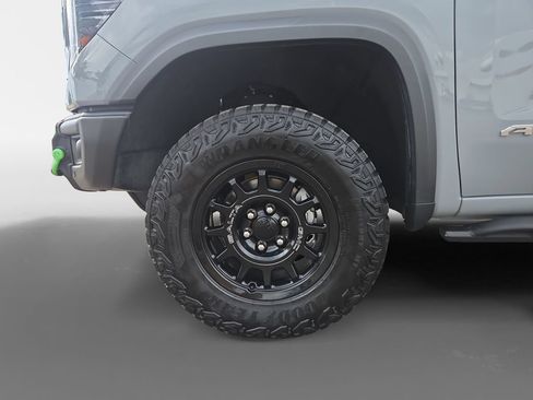 Used 2024 GMC Sierra 1500 AT4X w/ AT4X AEV Edition AWD/4WD image 15