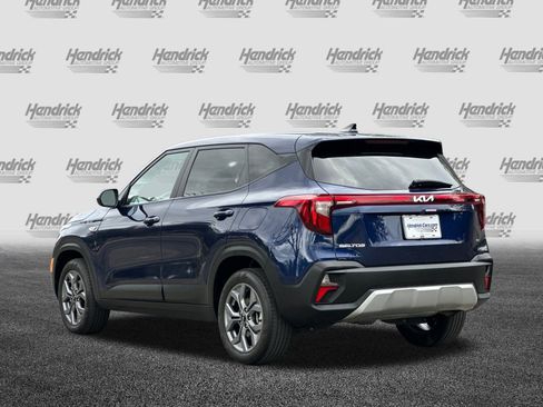 Used 2025 Kia Seltos LX image 7