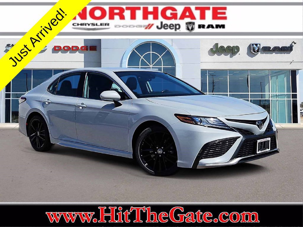 Used 2024 Toyota Camry XSE FWD image 1