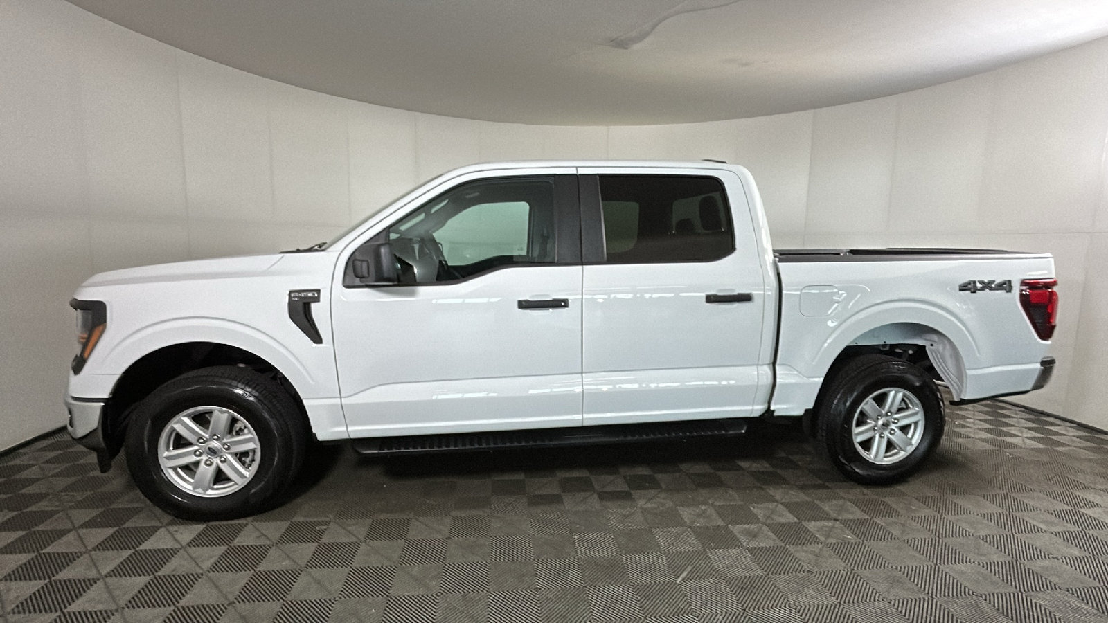 Used 2024 Ford F150 XL w/ Equipment Group 103A High AWD/4WD image 6