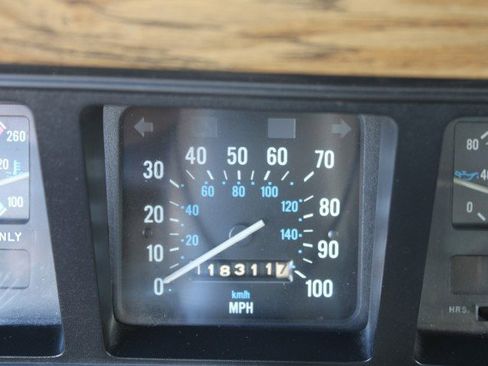 Used 1990 Jeep Grand Wagoneer image 60