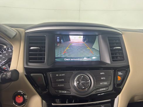 Used 2019 Nissan Pathfinder SV FWD image 27
