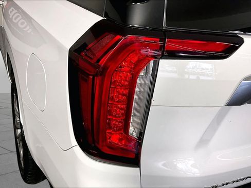 Used 2022 GMC Yukon XL Denali AWD/4WD image 28
